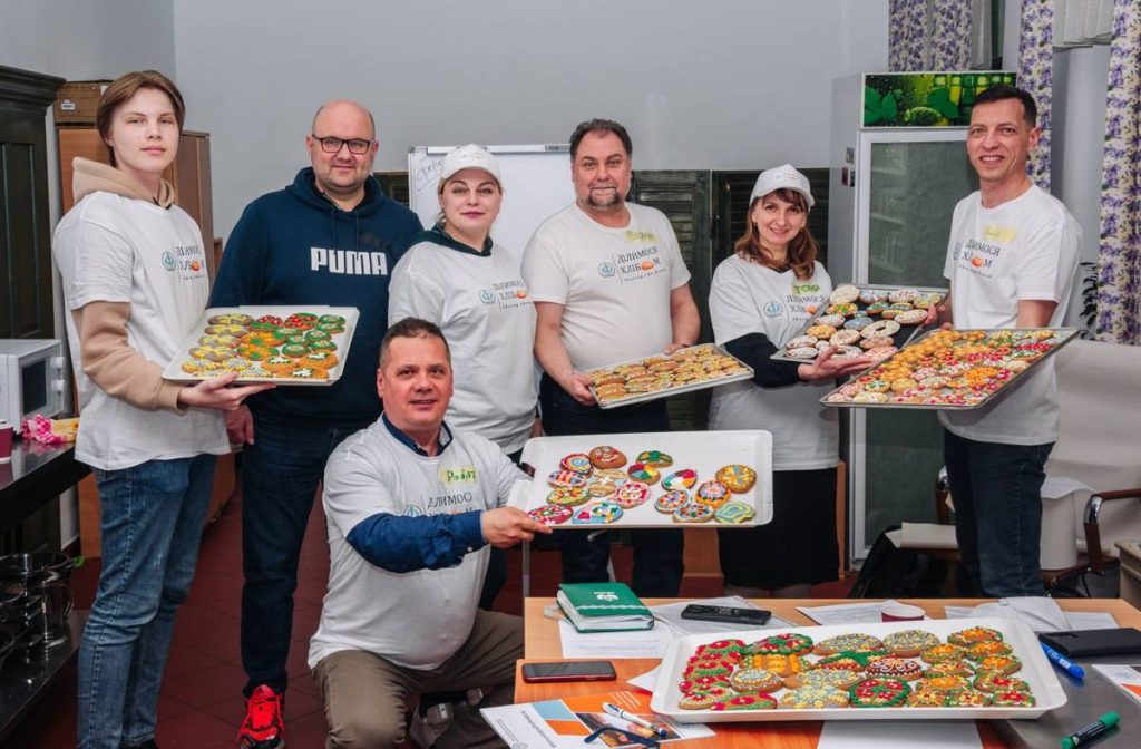 Родина організаторів-фасилітаторів проекту “Ділимося Хлібом” зростає у Закарпатті