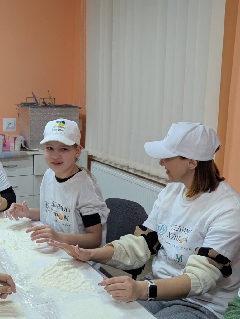 Як допомогти родинам військових пережити біль?